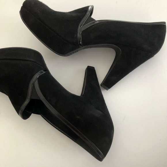 STUART WEITZMAN Heels gently used. - Picture 4 of 7